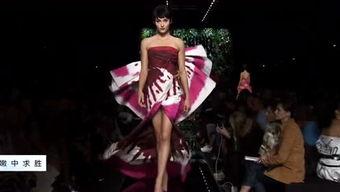 时装秀搞笑视频